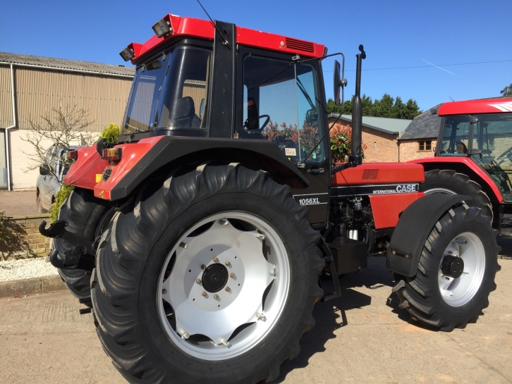 Case 1056XL