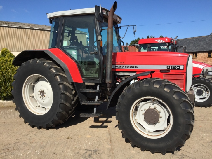 Massey Ferguson 8120