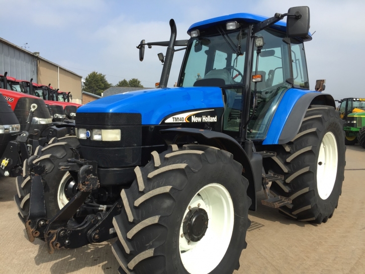 New Holland TM 140