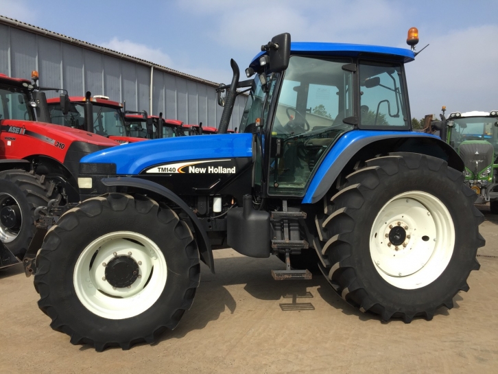 New Holland TM 140