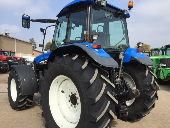 New Holland TM 140