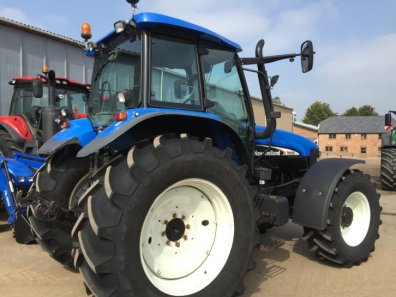 New Holland TM 140