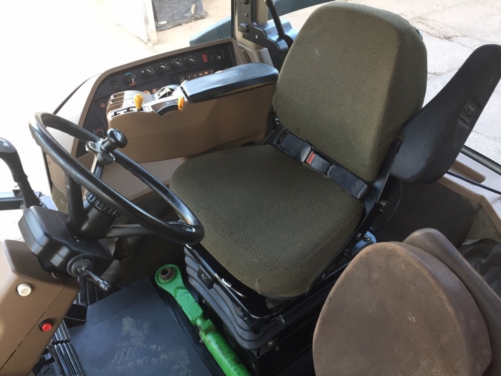 John Deere 8300
