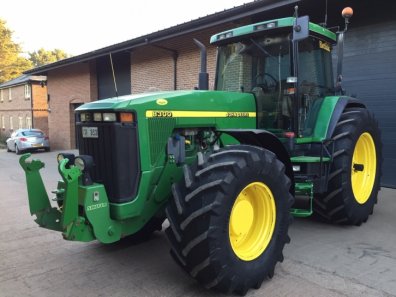 John Deere 8300