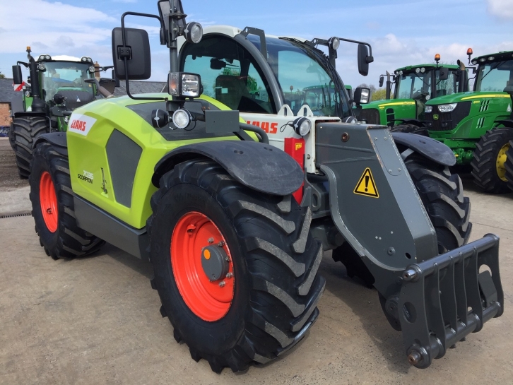 Claas Scorpion 7035