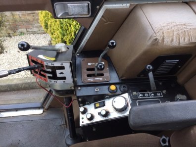Massey Ferguson 2725 Electronic