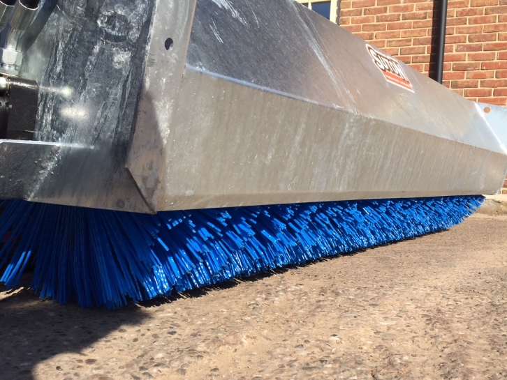 Suton sweeper bucket