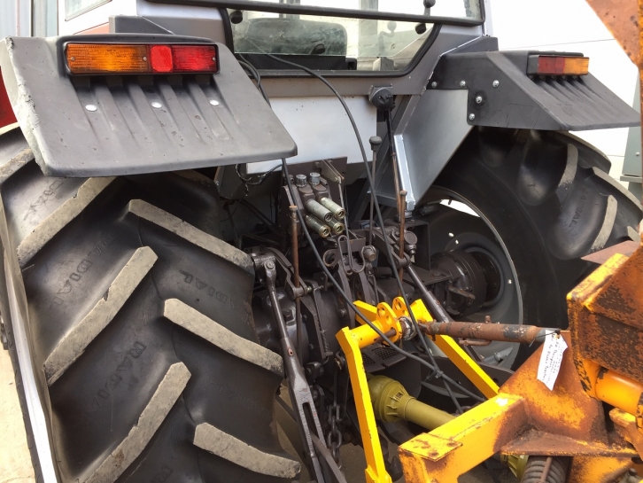 Massey Ferguson 390