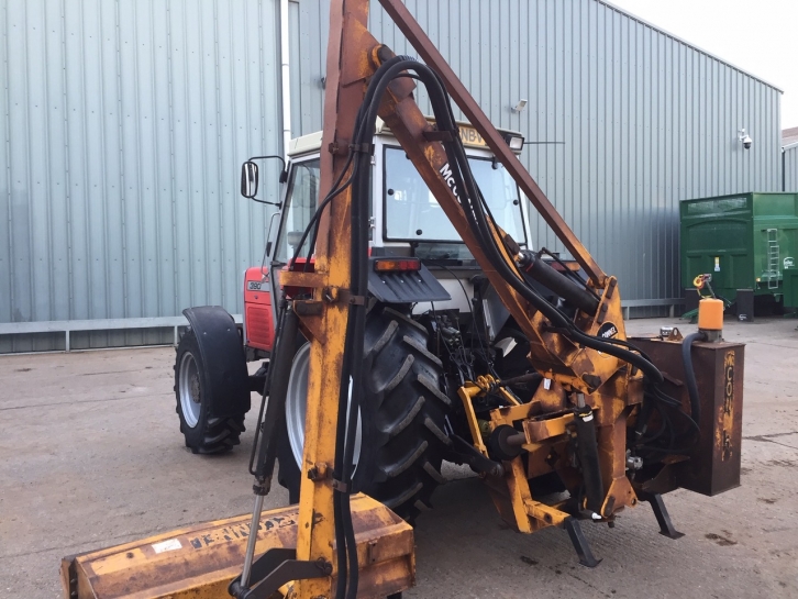 Massey Ferguson 390