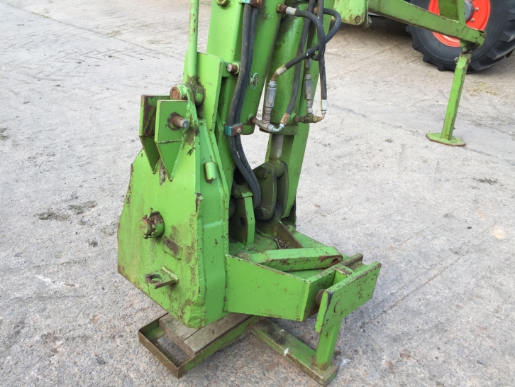 Dowdeswell swing over front press arm