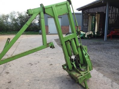 Dowdeswell swing over front press arm