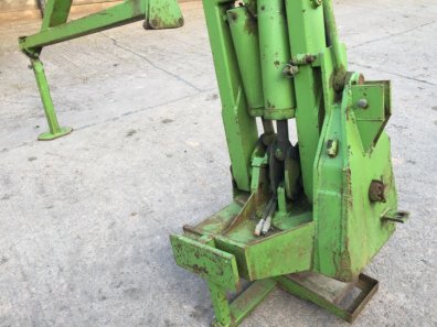 Dowdeswell swing over front press arm