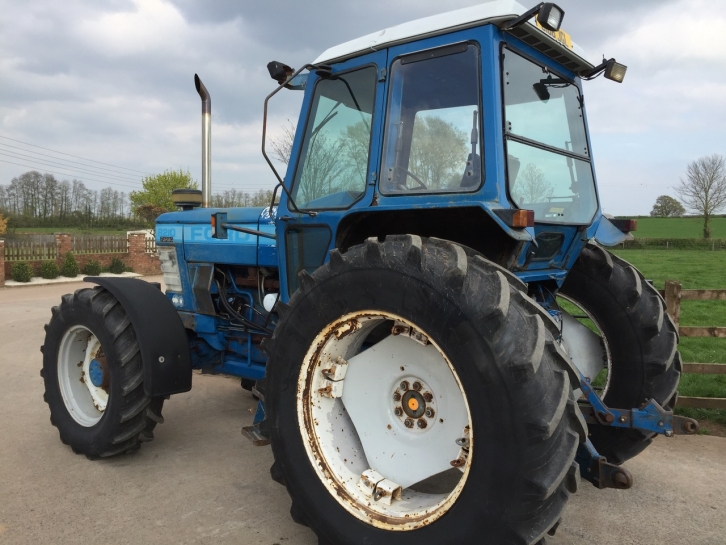 Ford 8210
