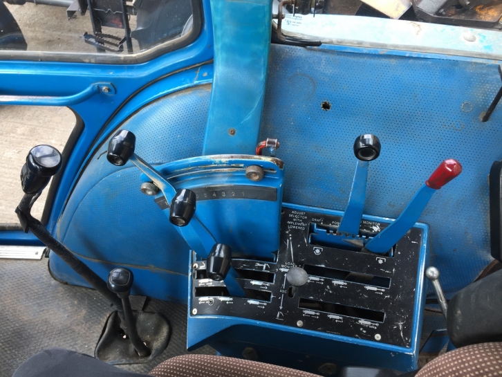 Ford 8210