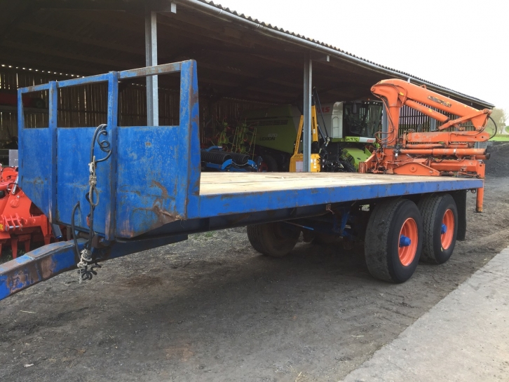 Flat bed trailer