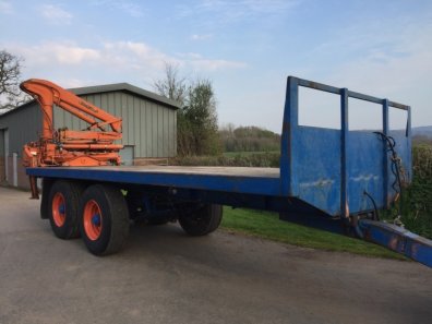 Flat bed trailer