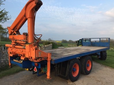 Flat bed trailer