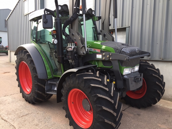 Fendt 211