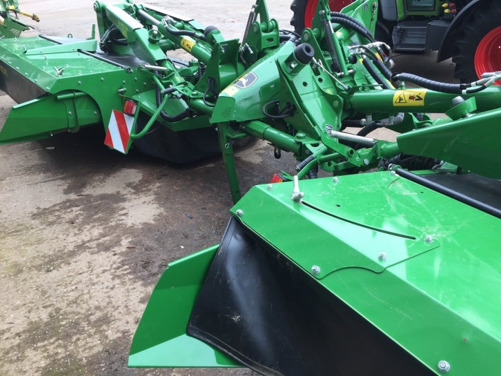 John Deere R950R   F310R triple mower conditioners