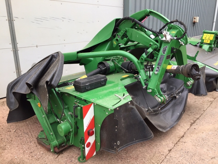 John Deere R950R   F310R triple mower conditioners