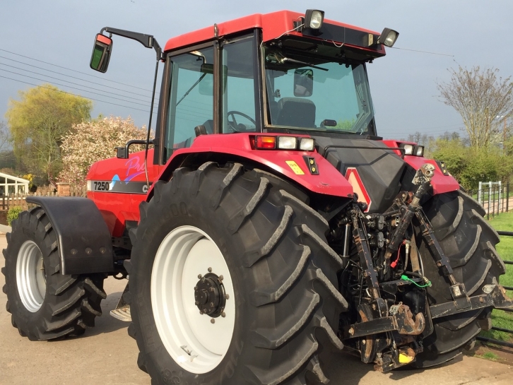 Case Magnum 7250 Pro