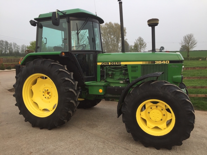 John Deere 3640