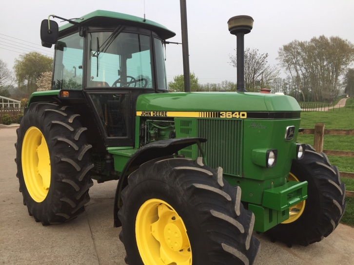 John Deere 3640