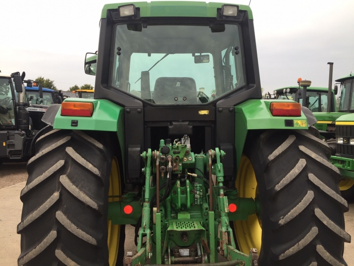 John Deere 6400