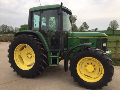 John Deere 6400