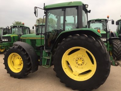 John Deere 6400