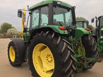 John Deere 6400