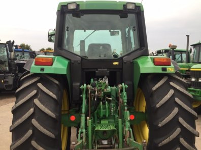John Deere 6400