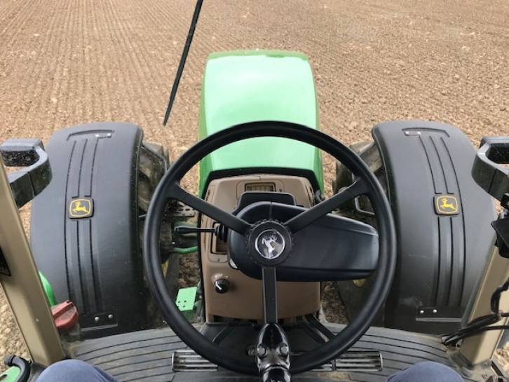 John Deere 8410