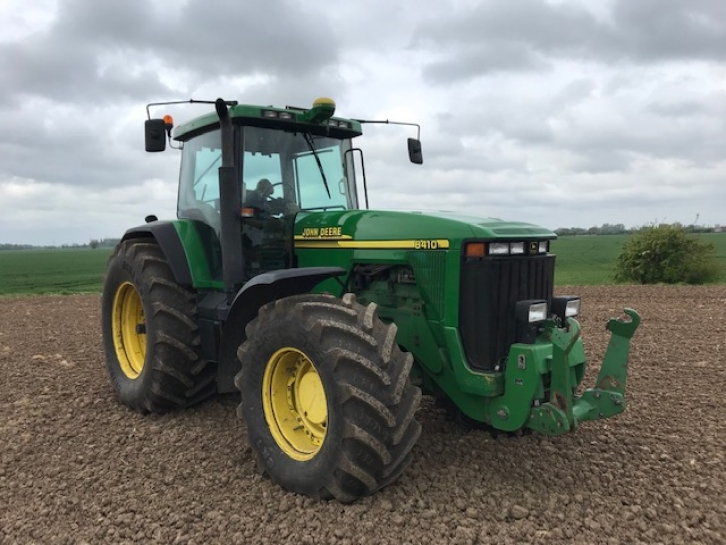 John Deere 8410