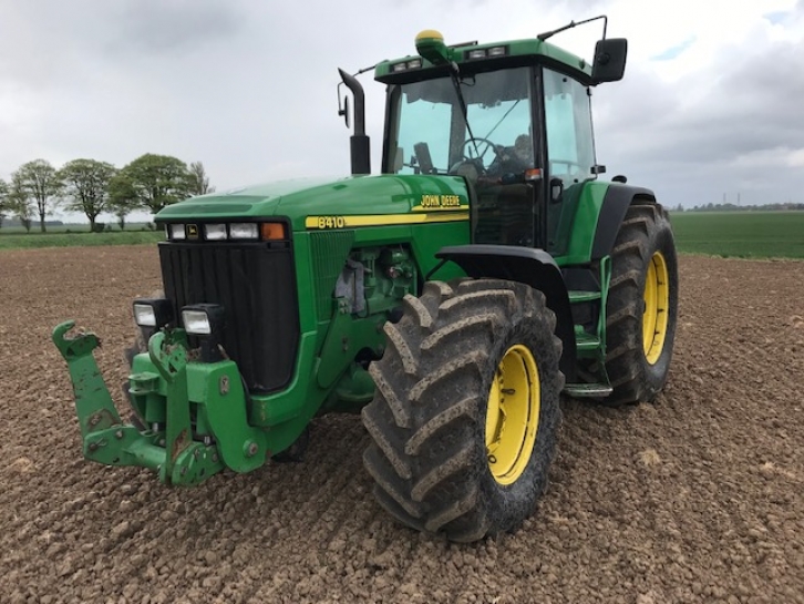 John Deere 8410