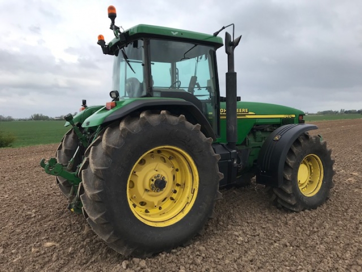 John Deere 8410
