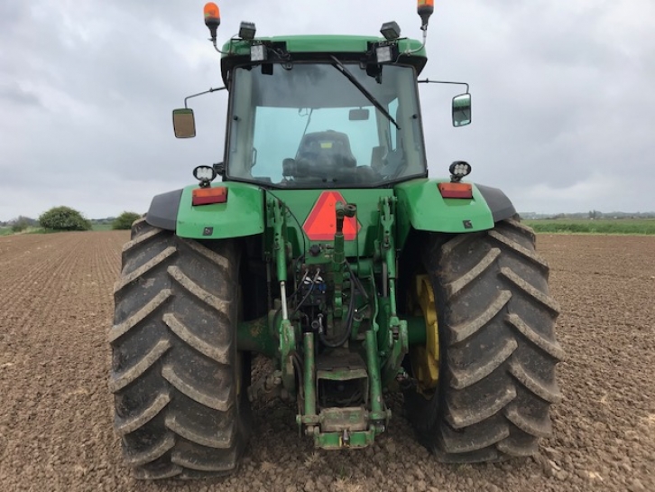 John Deere 8410