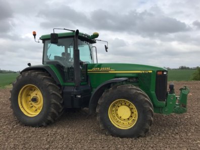 John Deere 8410
