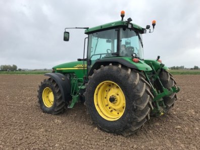 John Deere 8410