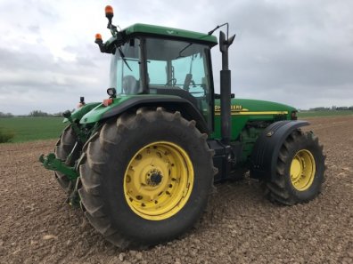 John Deere 8410