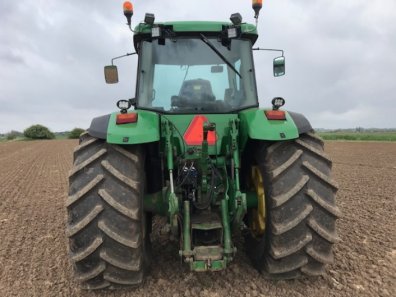 John Deere 8410