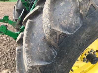 John Deere 8410
