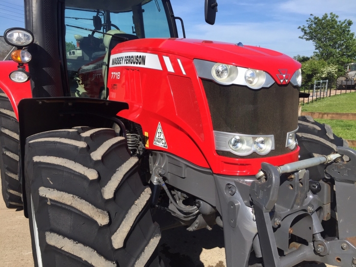 Massey Ferguson 7718 Exclusive