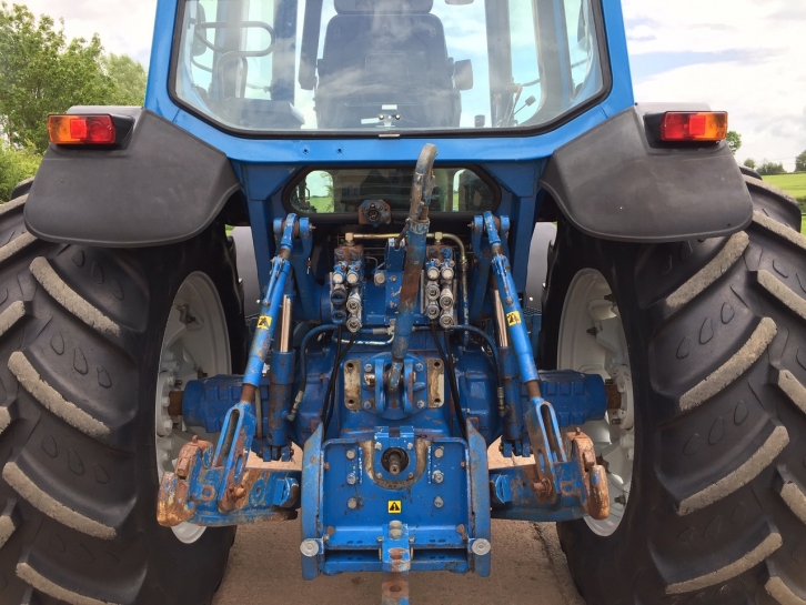 Ford 8830