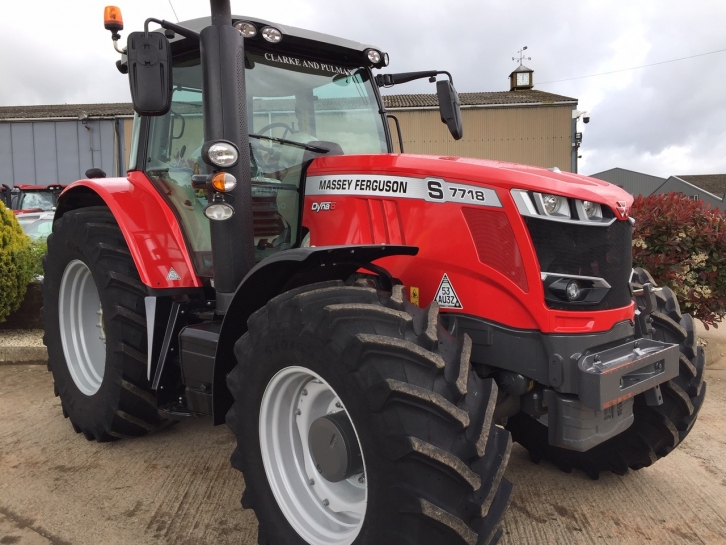 Massey Ferguson 7718S Efficient