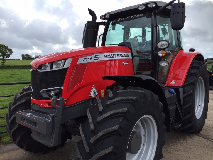 Massey Ferguson 7718S Efficient