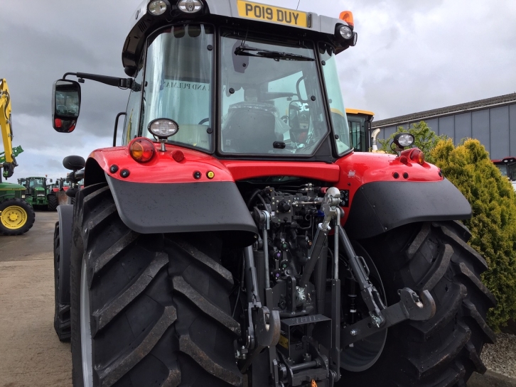 Massey Ferguson 7718S Efficient