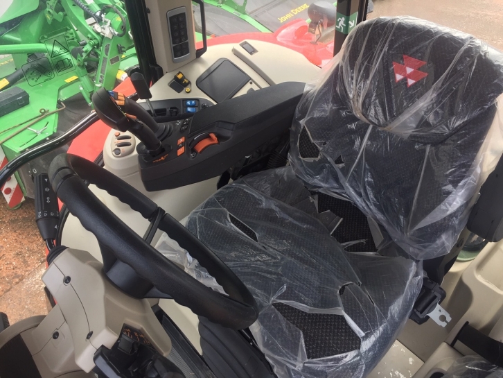 Massey Ferguson 7718S Efficient