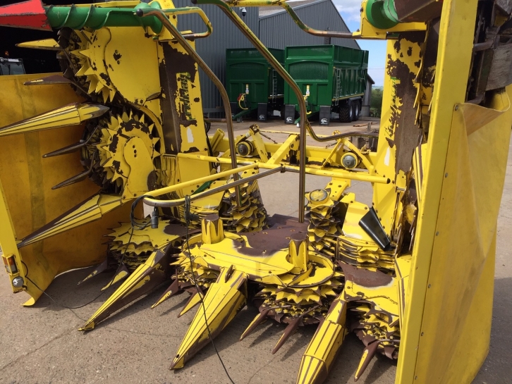 Kemper Champion 360 8 row maize header