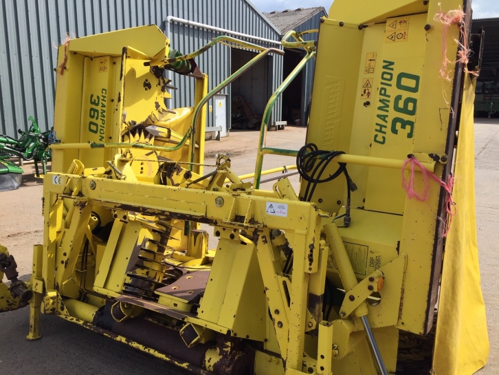 Kemper Champion 360 8 row maize header